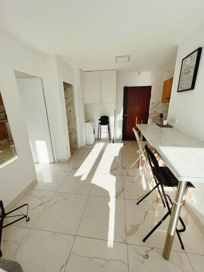 Apartment Near Subway And Supermarket Paris Eksteriør bilde